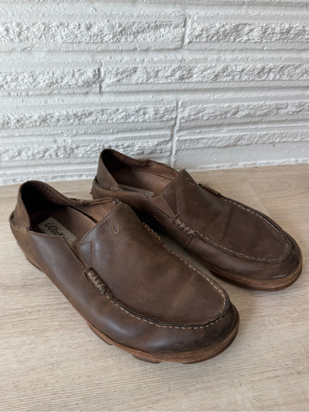 OluKai Moloa Leather Slip-On Shoes brown size 9.5